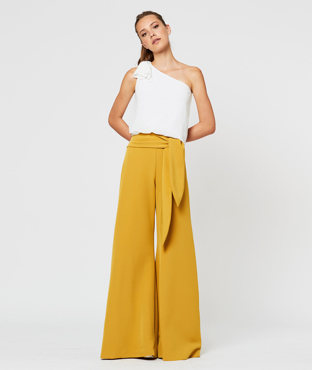 LANGE HOSE ZUM SCHNÜREN